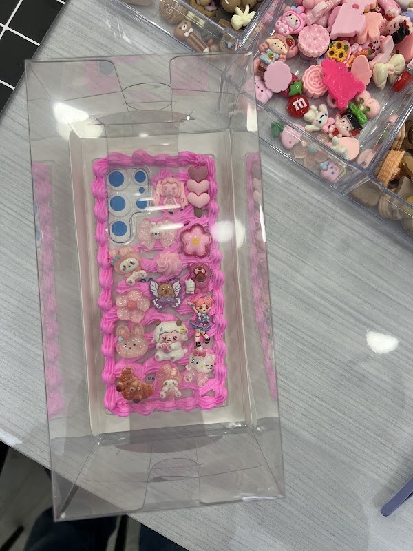 Cover effetto panna decorata a mano da Heyphone a Varese