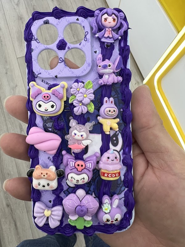 Cover effetto panna decorata a mano da Heyphone a Varese